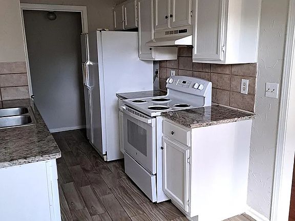5th image of 2529 Hawksbury Ln Unit B