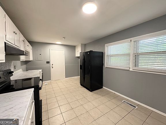 5th image of 4572 Ryan Rd