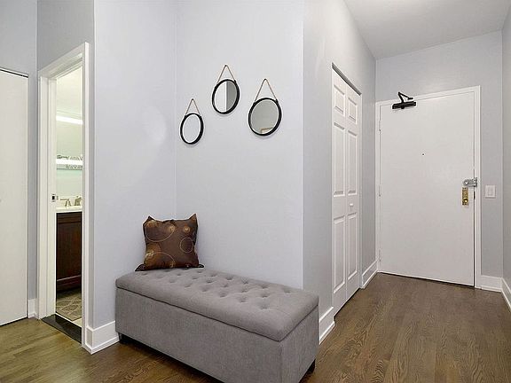 4th image of 525 W Hawthorne Pl APT 102