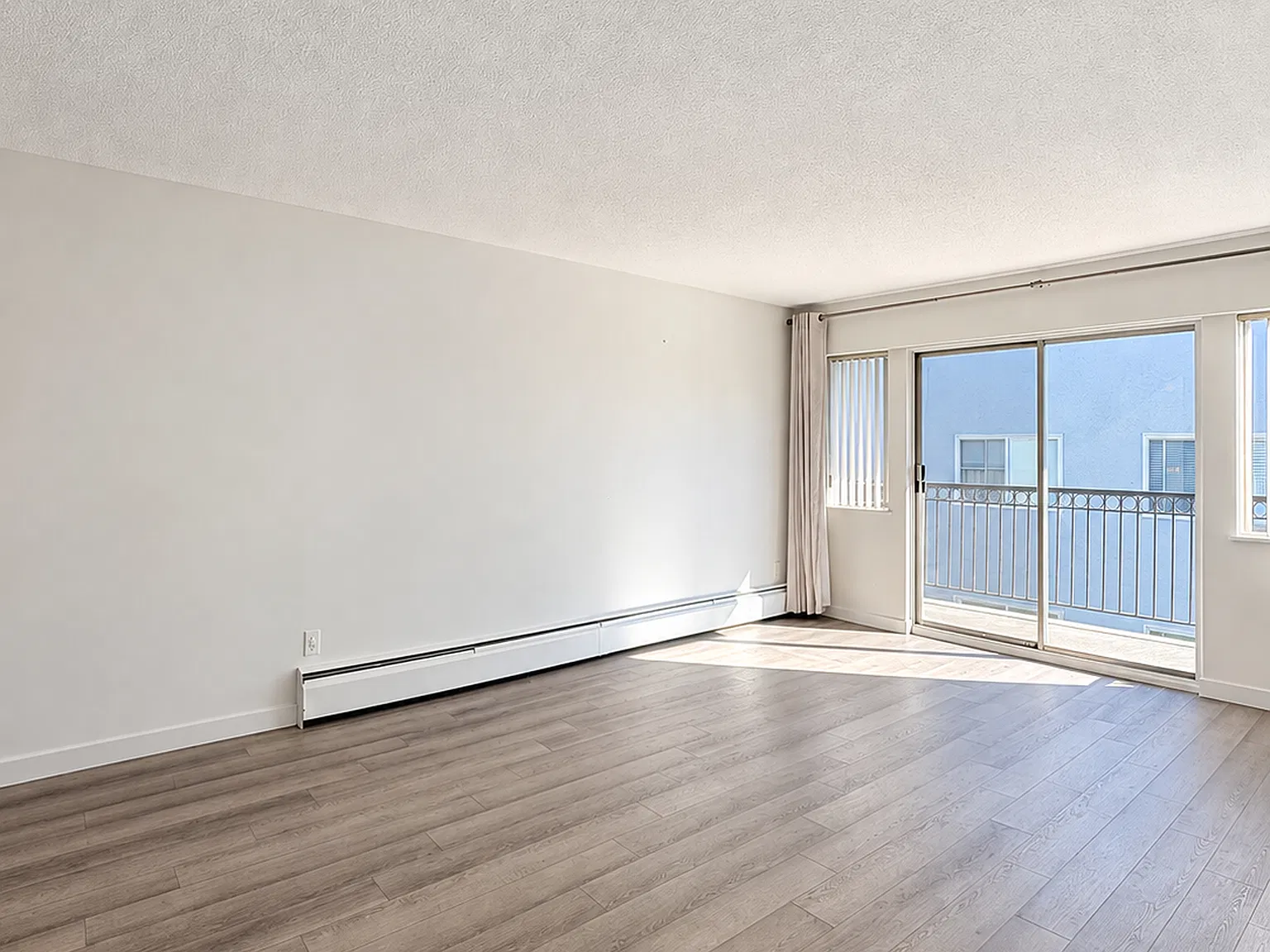 1 bed, 550 sqft, $1,750 — Photo 3