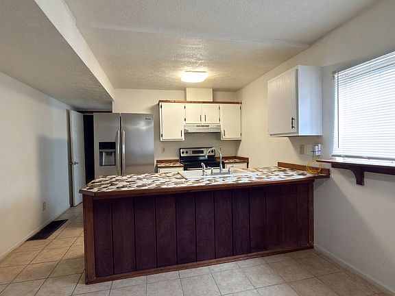 5th image of 225 S 4th St APT 3