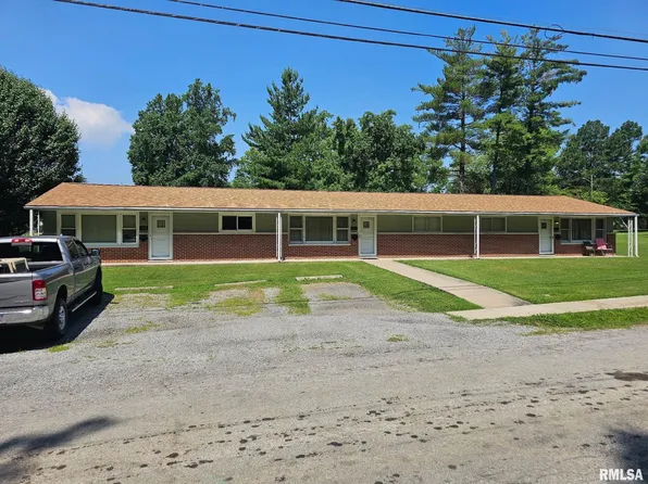 105-109 N Sunny Slope St, West Frankfort, IL 62896