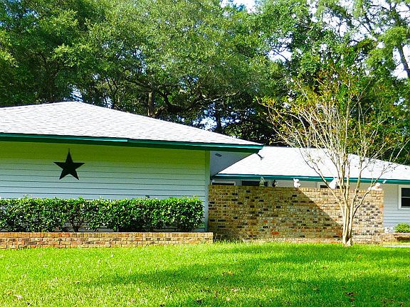 5th image of 2415 Roberts Dr