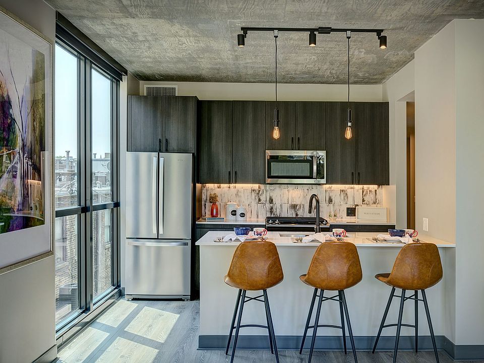 1st image of 178 W North Ave #904