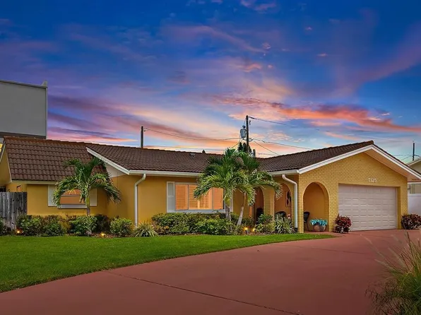 7125 S Shore Dr S, South Pasadena, FL 33707