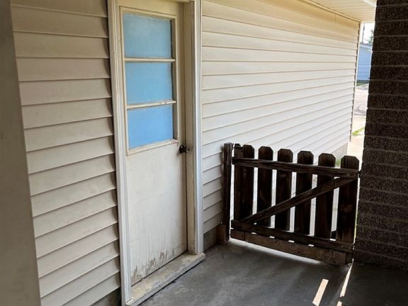5th image of 1320 Crescent Dr
