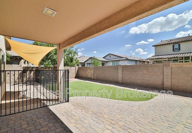 715 E Orchid Ln — Photo 28