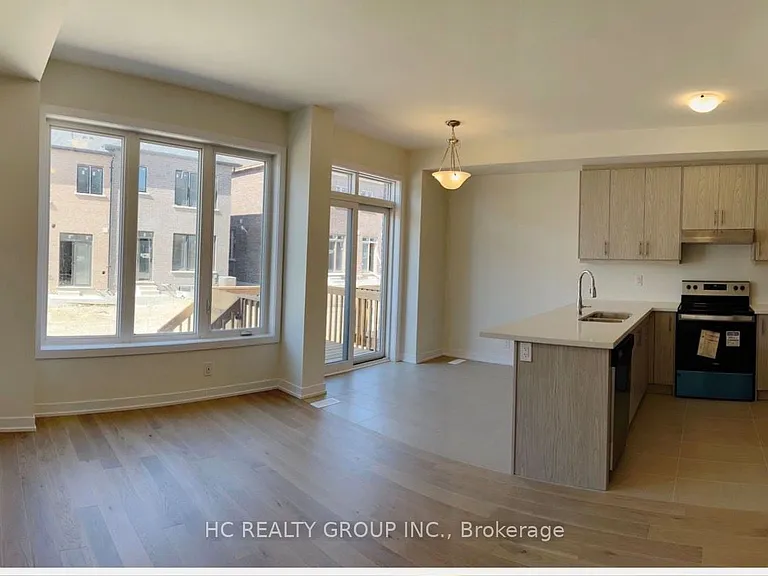 38 Harvey Bunker Cres — Photo 3