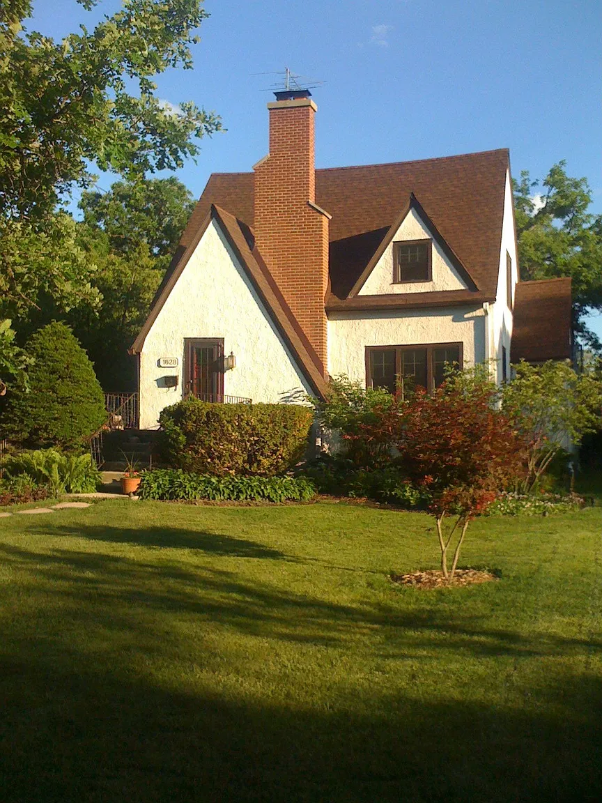 1628 Grove Ave photo 1