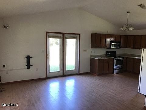1st image of 32260 Dogwood Ln