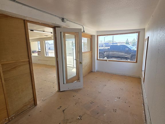 4th image of 530 S 3rd St E