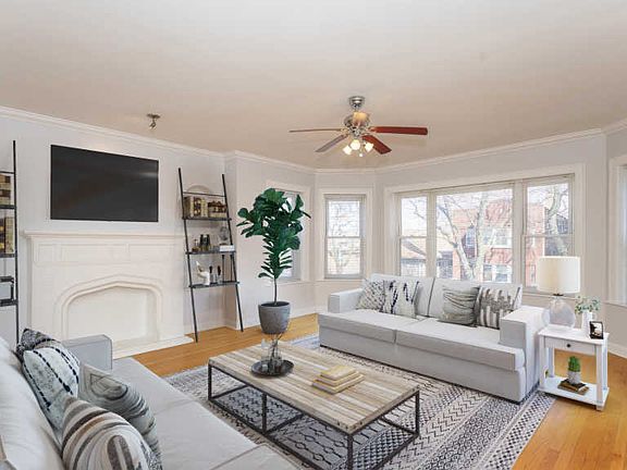 4th image of 6336 N Rockwell St APT 2