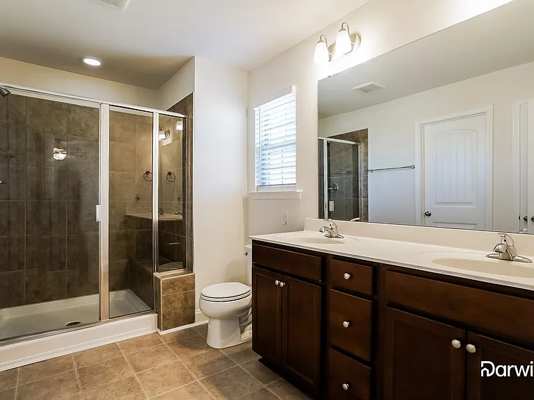 548 Carissa Ln — Photo 8