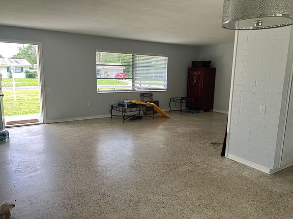 5th image of 11916 82nd Ave