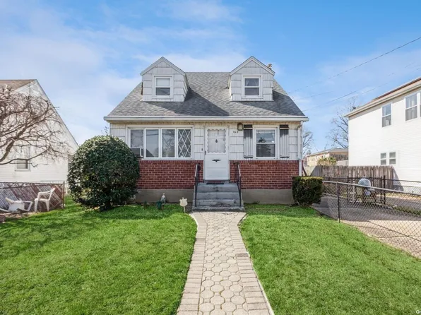 162 Greengrove Avenue, Uniondale, NY 11553