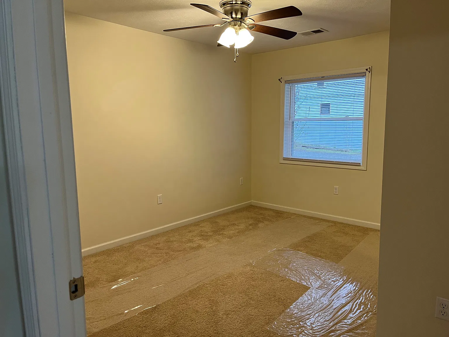 2 bed, $1,090 — Photo 3