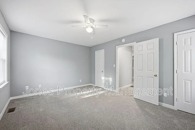 3 bed, 2.0 bath, $1,050 — Photo 4