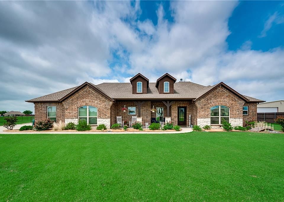 1st image of 4085 Hackberry Cir