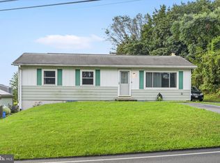 7971 Chambers Hill Rd, Harrisburg, PA 17111