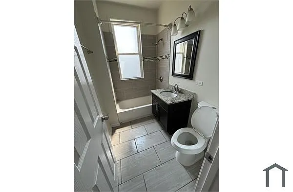 Building Photo - 7313 S Stewart Ave #2