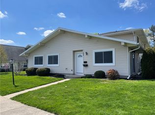 820 Eastbrooke Ln, Rochester, NY 14618