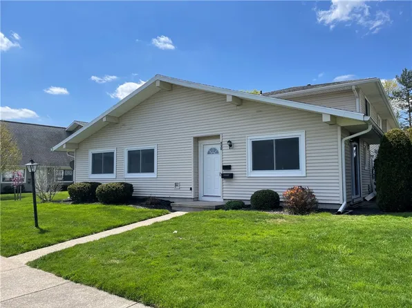 820 Eastbrooke Ln, Rochester, NY 14618