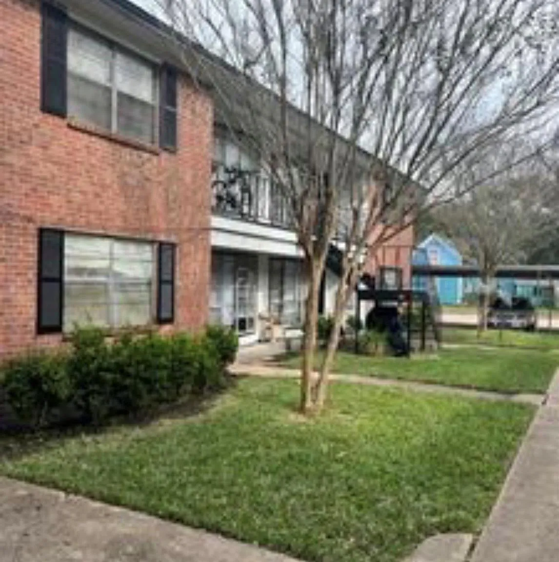 2 bed, 1.0 bath, $1,095 — Photo 1