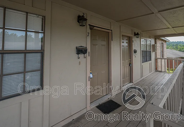 Lakeridge Apartments — Photo 18