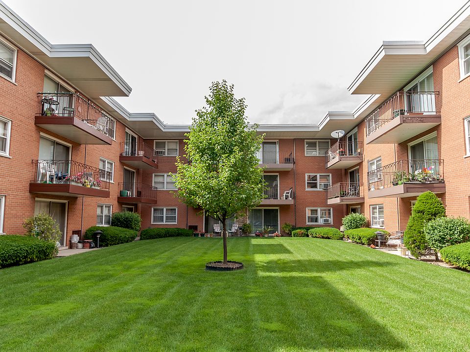 1st image of 5440 W Windsor Ave APT 2E