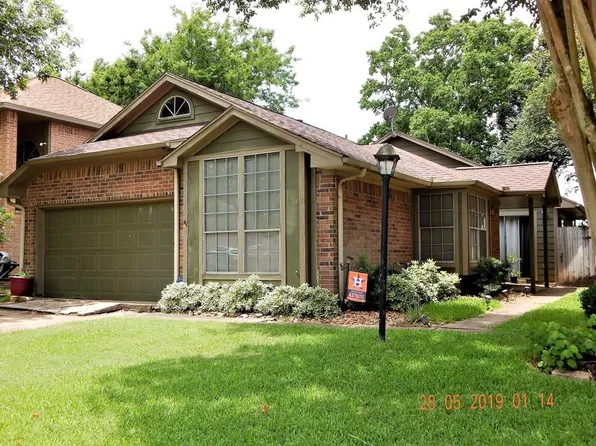 133 Coffee Ln, Lake Jackson, TX 77566