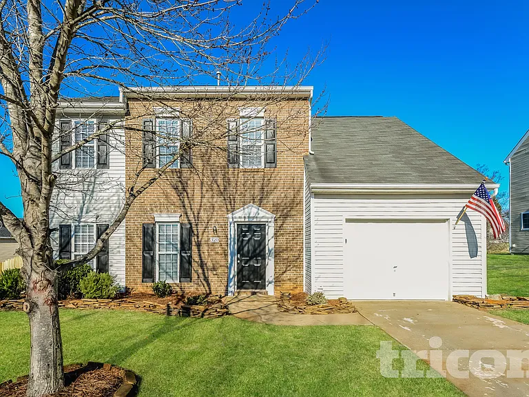 320 Stone Meadow Dr — Photo 1