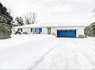 4015 170th St, Clinton, IA 52732