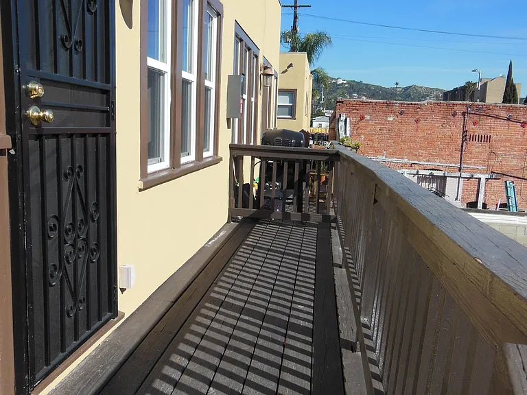 1280 N Ardmore Ave #1282 — Photo 21