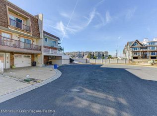 4 Sandpiper Ln, Sea Bright, NJ 07760