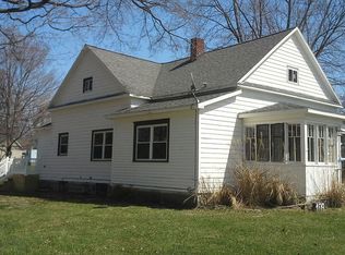 109 N Maple St, Argos, IN 46501