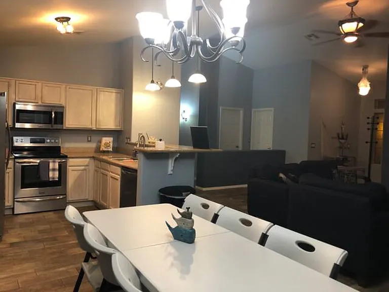 1475 S 171st Ln — Photo 33