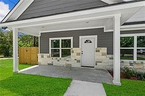 3rd image of 1913 Marshall Ave