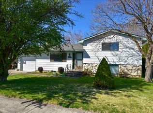 1045 Hemlock Dr, Lewiston, ID 83501