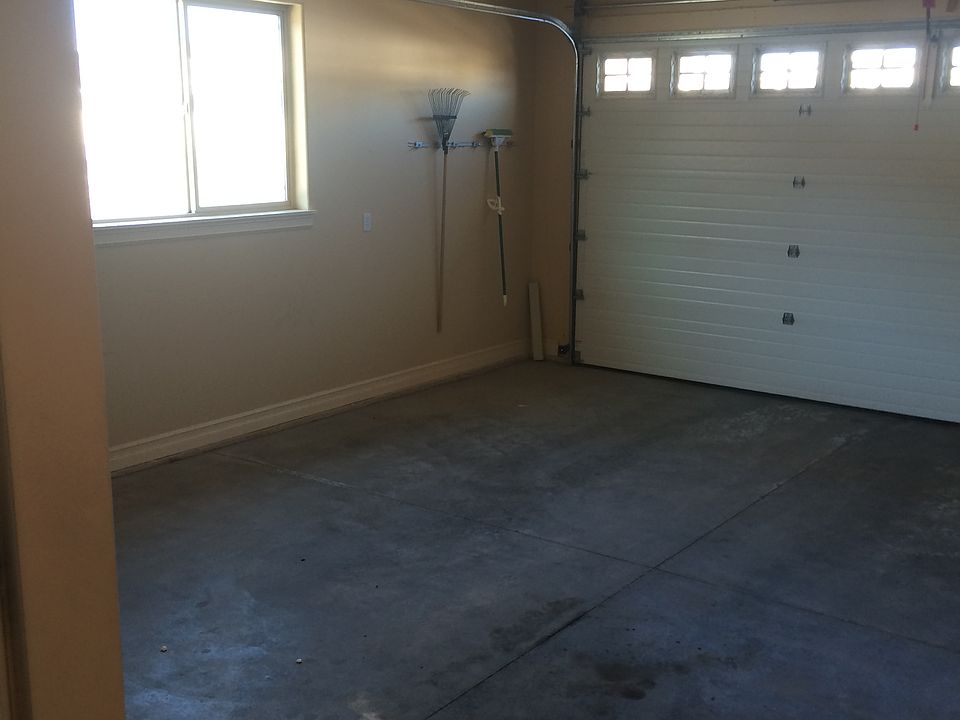 2 car garage 
