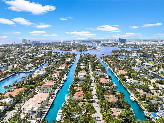5th image of 310 Coral Way