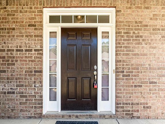 3rd image of 314 Creekside Ln