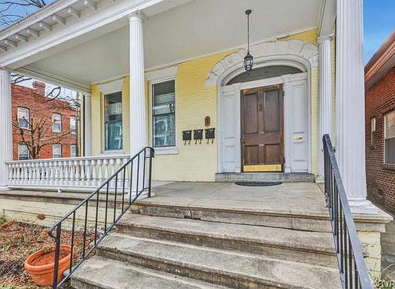2nd image of 2601 W Grace St #U1