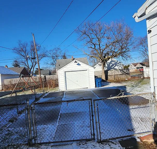 3439 Jeannette Ave — Photo 2