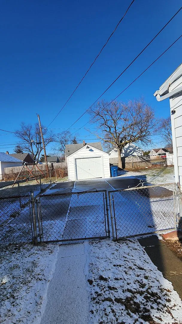 Building Photo - 3439 Jeannette Ave