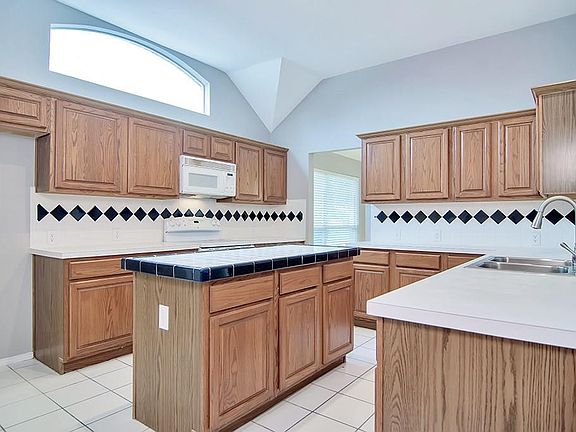 4th image of 4206 Primrose Dr