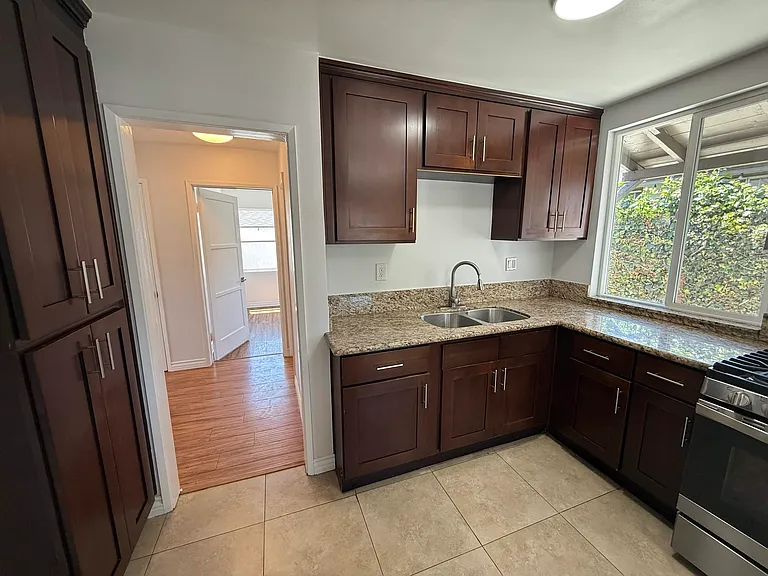1003 S Bruce Ln #1003 — Photo 6