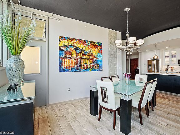 5th image of 155 Court Ave #1016