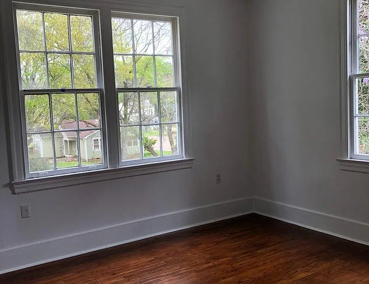 1057 Monroe St — Photo 7