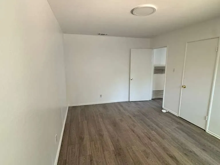 601 Russell Blvd — Photo 15
