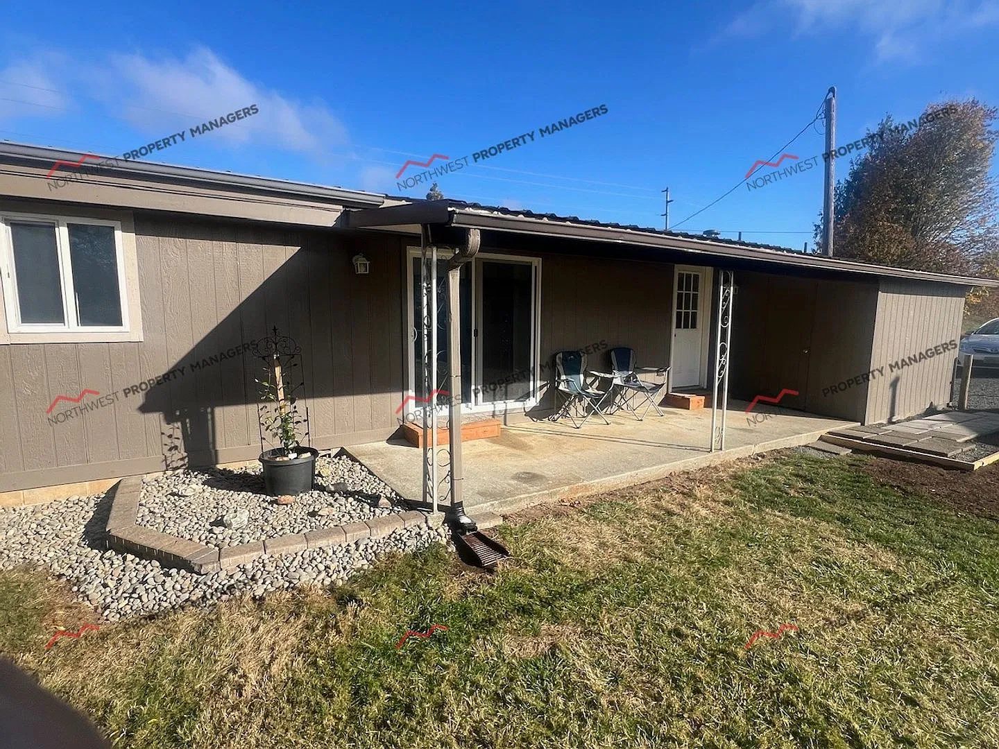 R351 | $2395 + $100 flat rate W/S — Photo 3